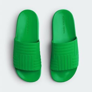 Bottega Veneta Slider Slides